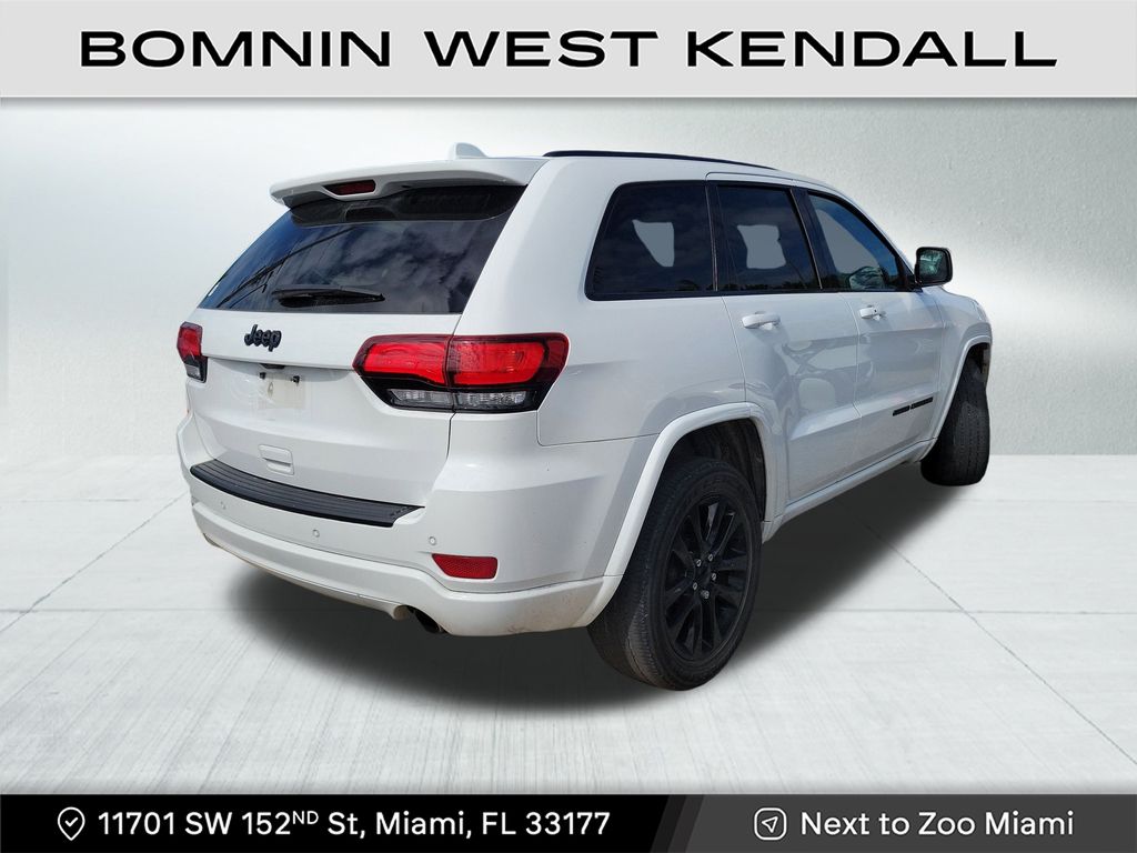 2021 Jeep Grand Cherokee Laredo X photo 4
