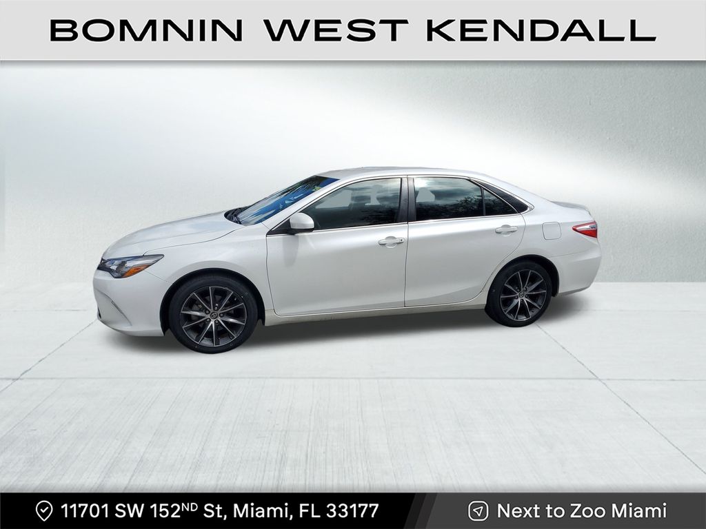 2016 Toyota Camry XSE photo 4