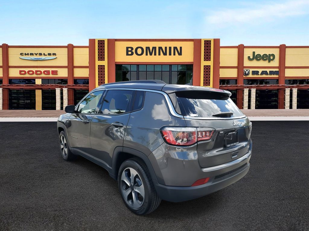 2017 Jeep Compass Latitude photo 4