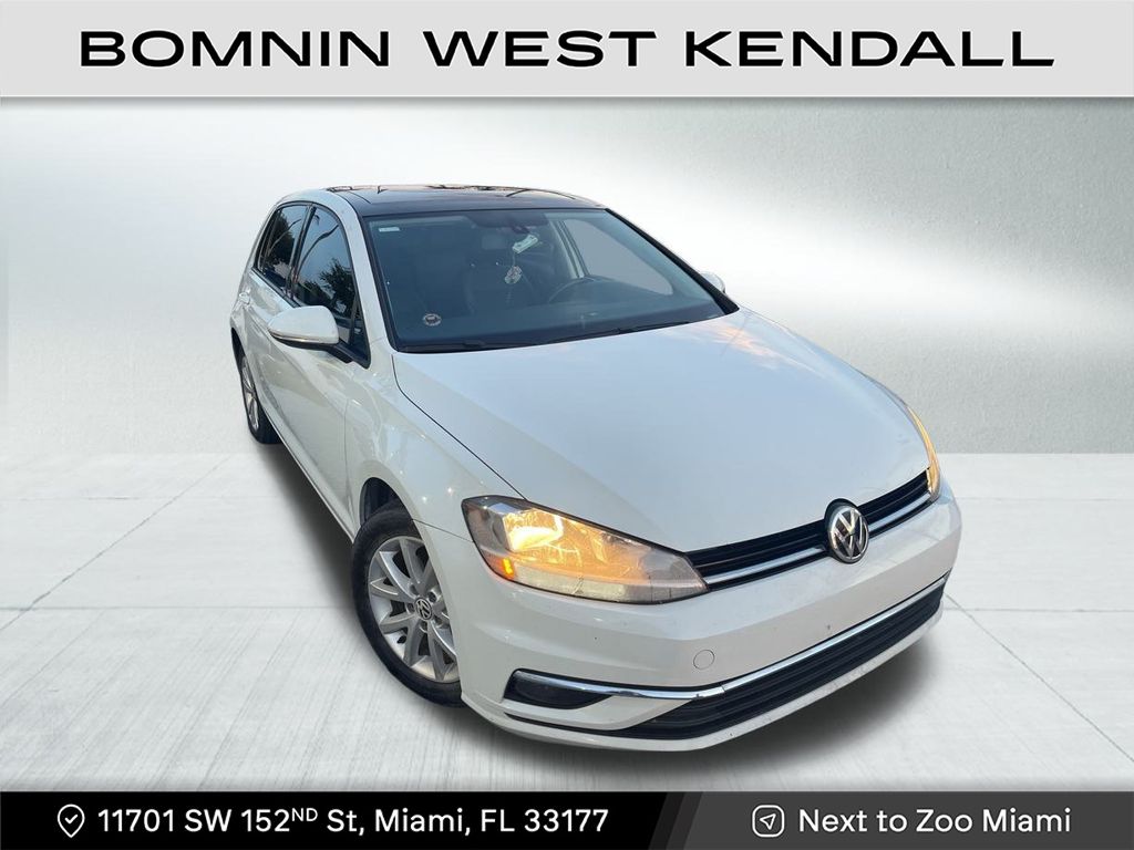 2018 Volkswagen Golf TSI SE photo 2