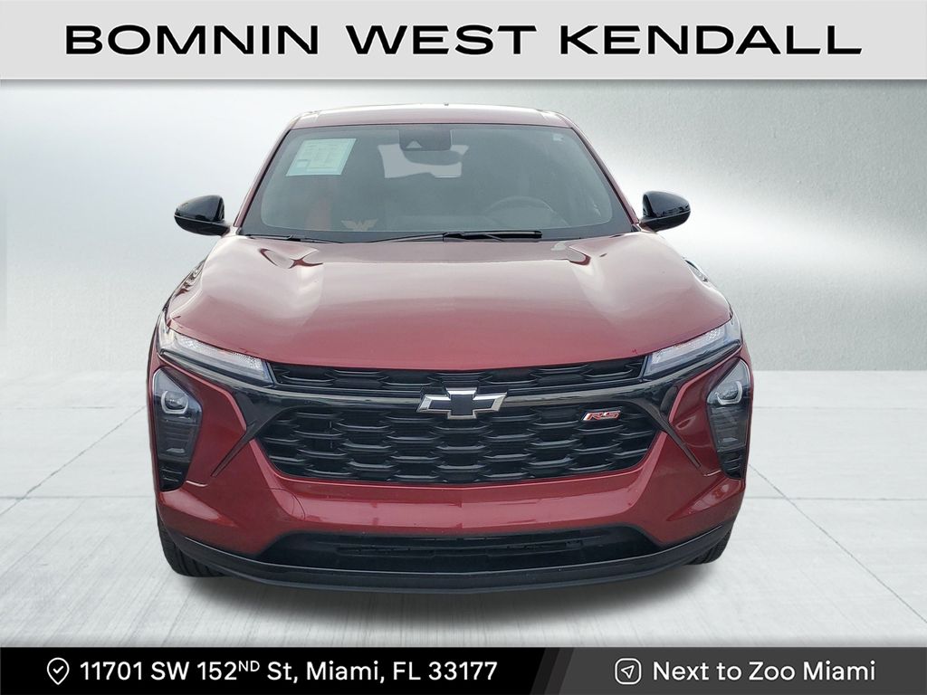 2024 Chevrolet Trax photo 2