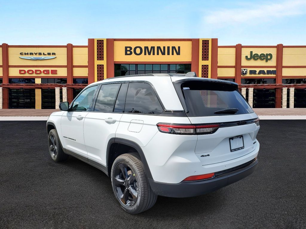 2025 Jeep Grand Cherokee Limited photo 4