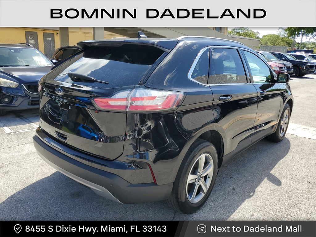 2021 Ford Edge SEL photo 4
