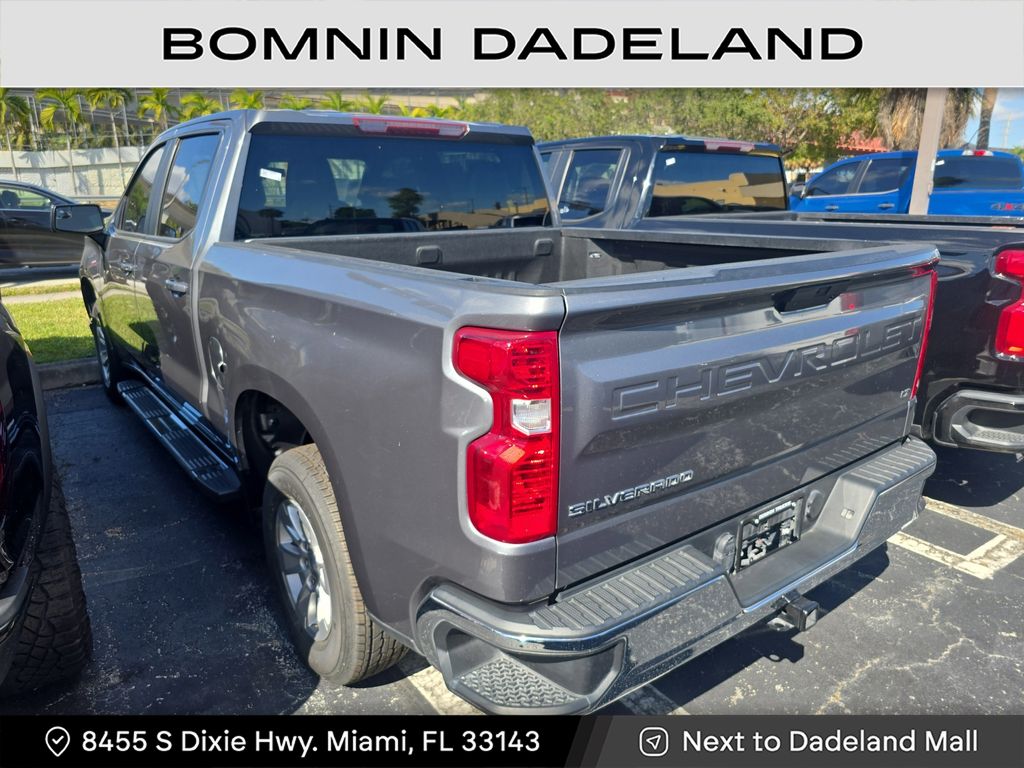 2022 Chevrolet Silverado 1500 LT photo 3