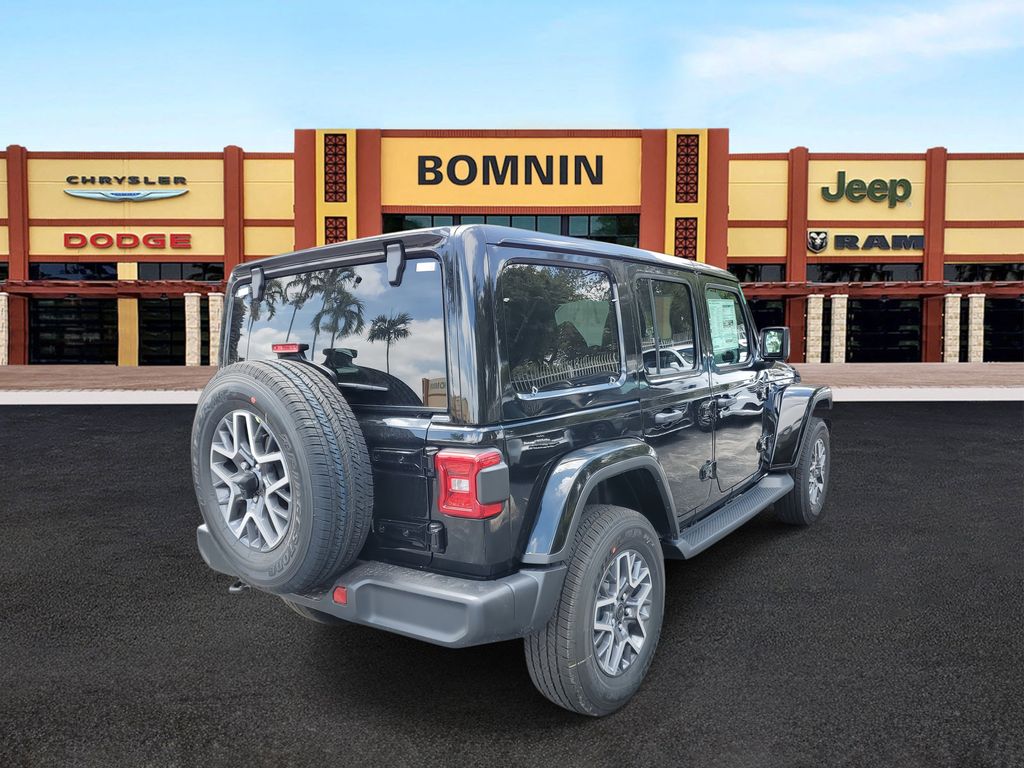 2025 Jeep Wrangler Sahara photo 3