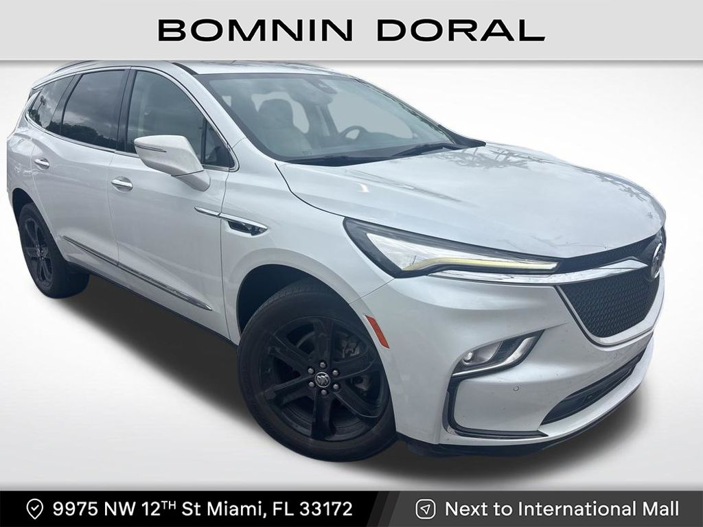 2024 Buick Enclave Essence's photo