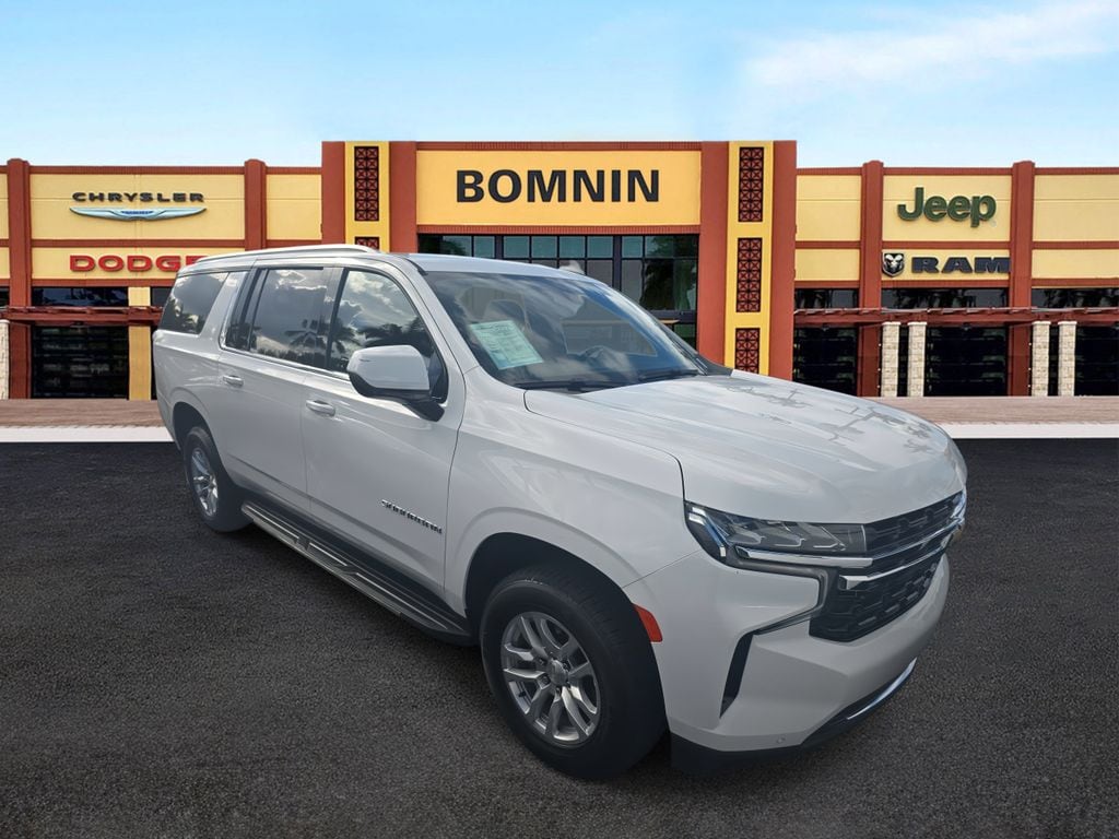 2022 Chevrolet Suburban LS photo 3