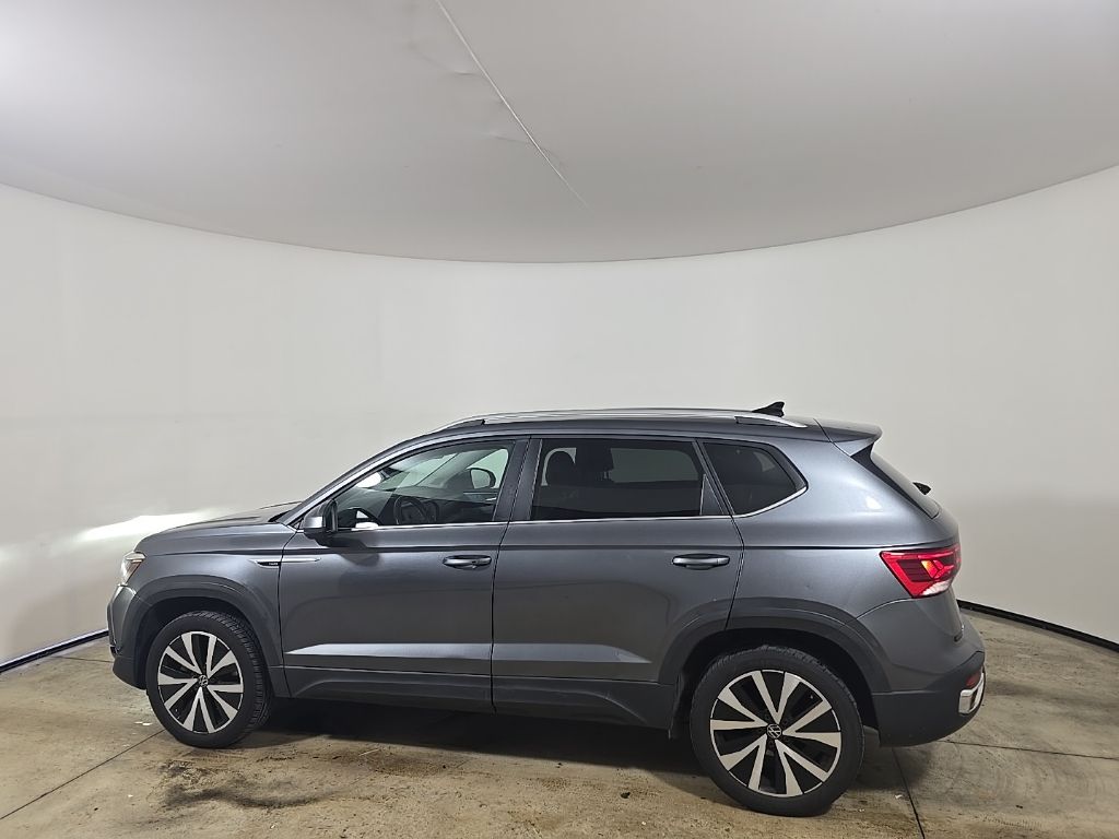 2022 Volkswagen Taos SE photo 4