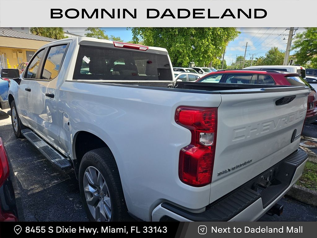 2024 Chevrolet Silverado 1500 Custom photo 3