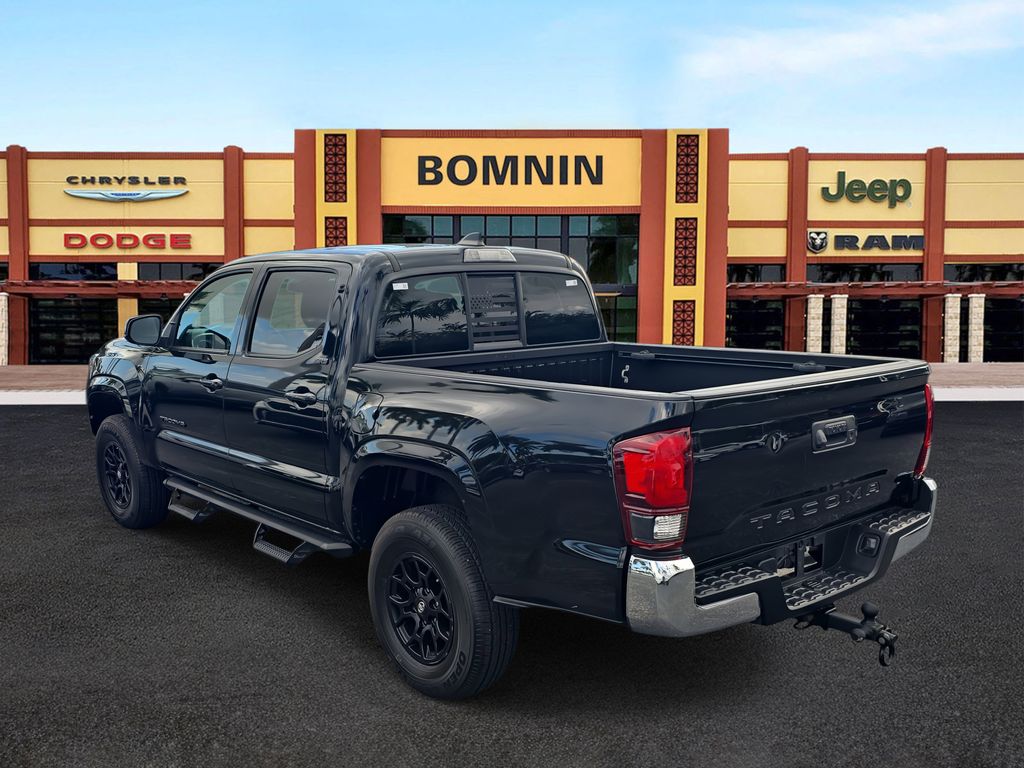 2022 Toyota Tacoma SR5 photo 2