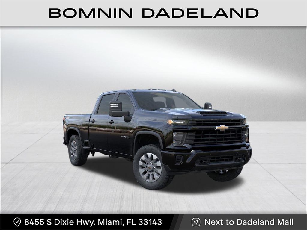 2025 Chevrolet Silverado 2500HD Custom photo 2