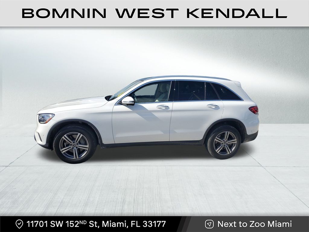 2022 Mercedes Benz GLC 300 photo 4