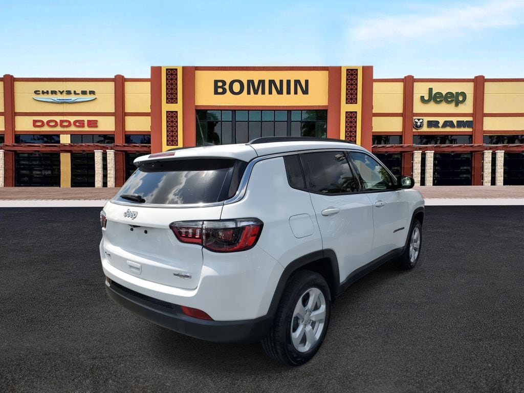 Image 3 of 2022 Jeep Compass Latitude SUV