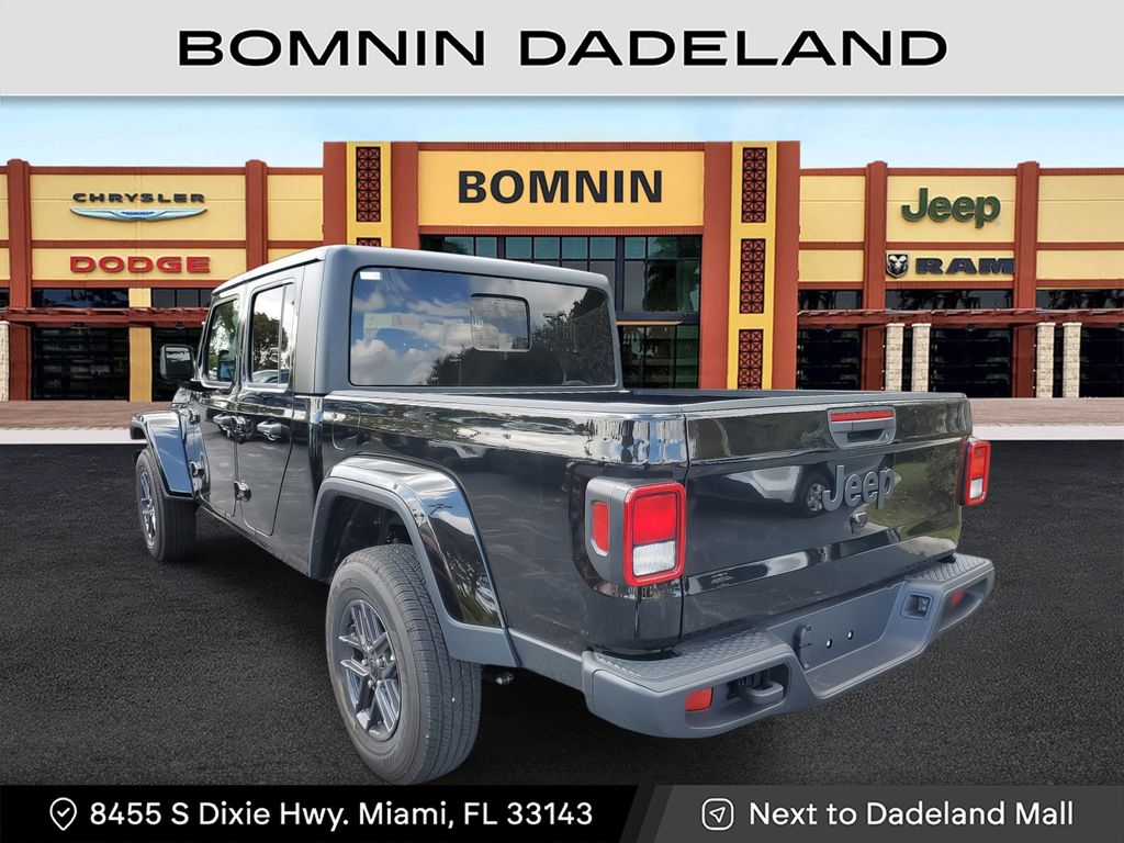 2025 Jeep Gladiator Sport photo 4