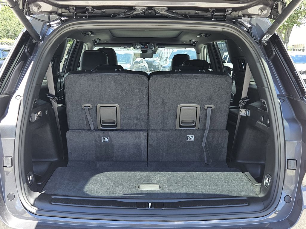 2025 Jeep Grand Cherokee Limited photo 2