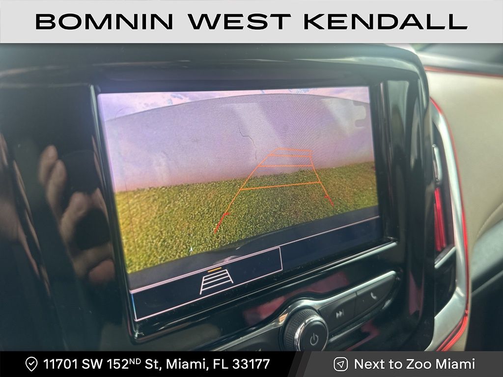 2023 Chevrolet Traverse LS photo 3