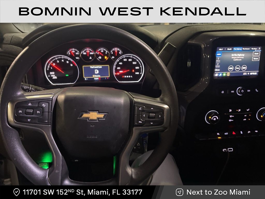 2022 Chevrolet Silverado 1500 Custom photo 3
