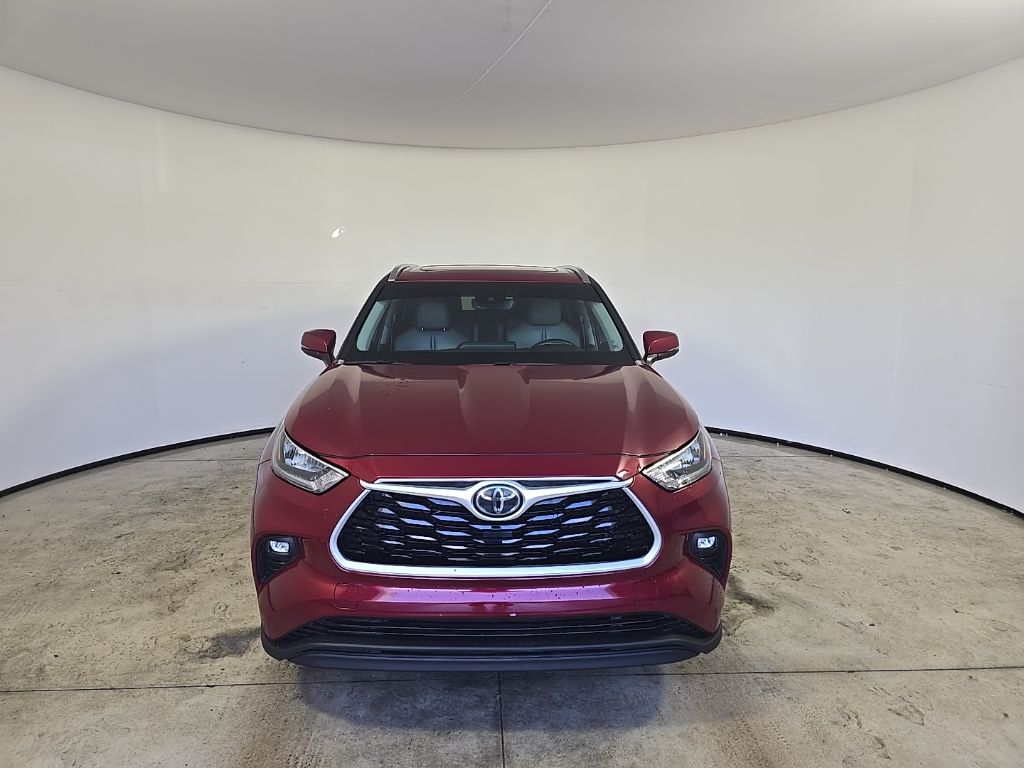 2020 Toyota Highlander XLE photo 3