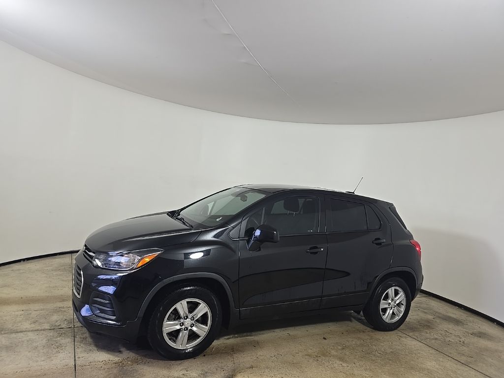 2020 Chevrolet Trax LS photo 2