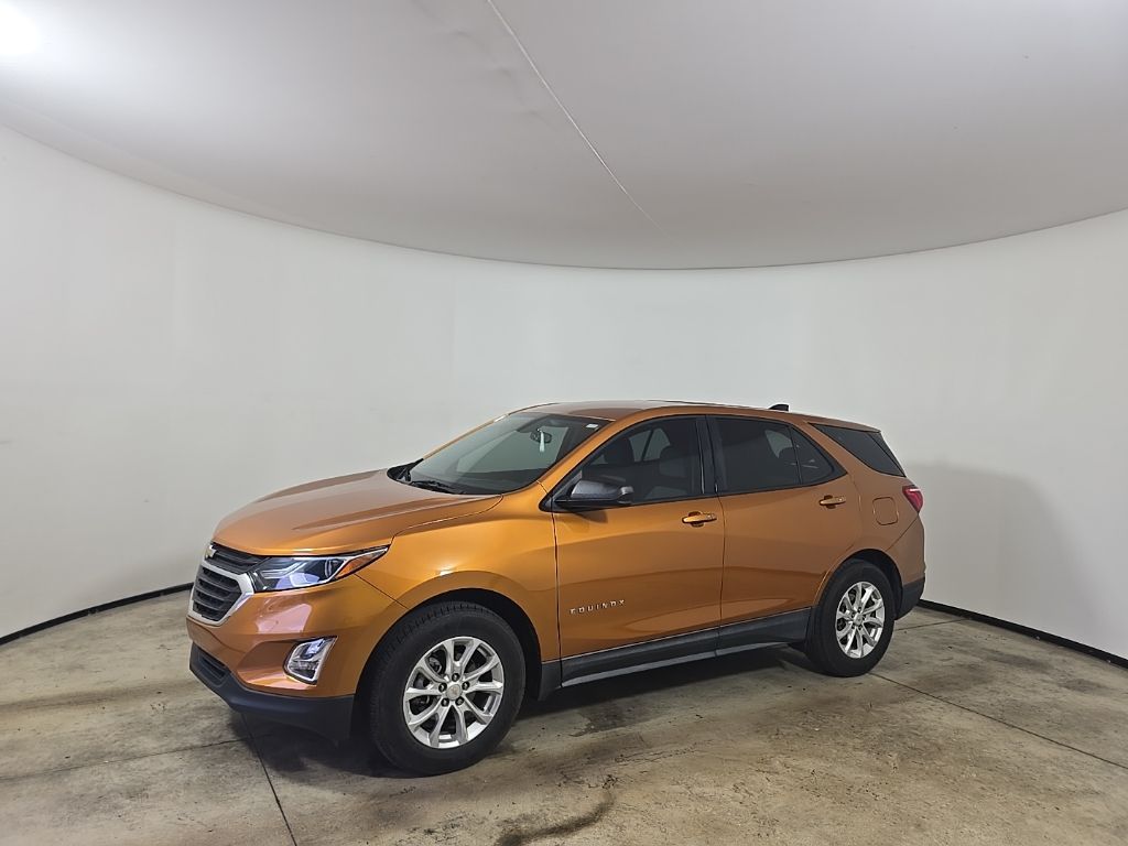 2018 Chevrolet Equinox LS photo 2