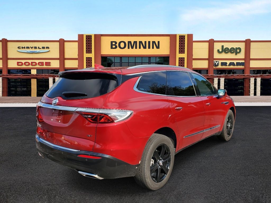 2024 Buick Enclave Essence photo 3