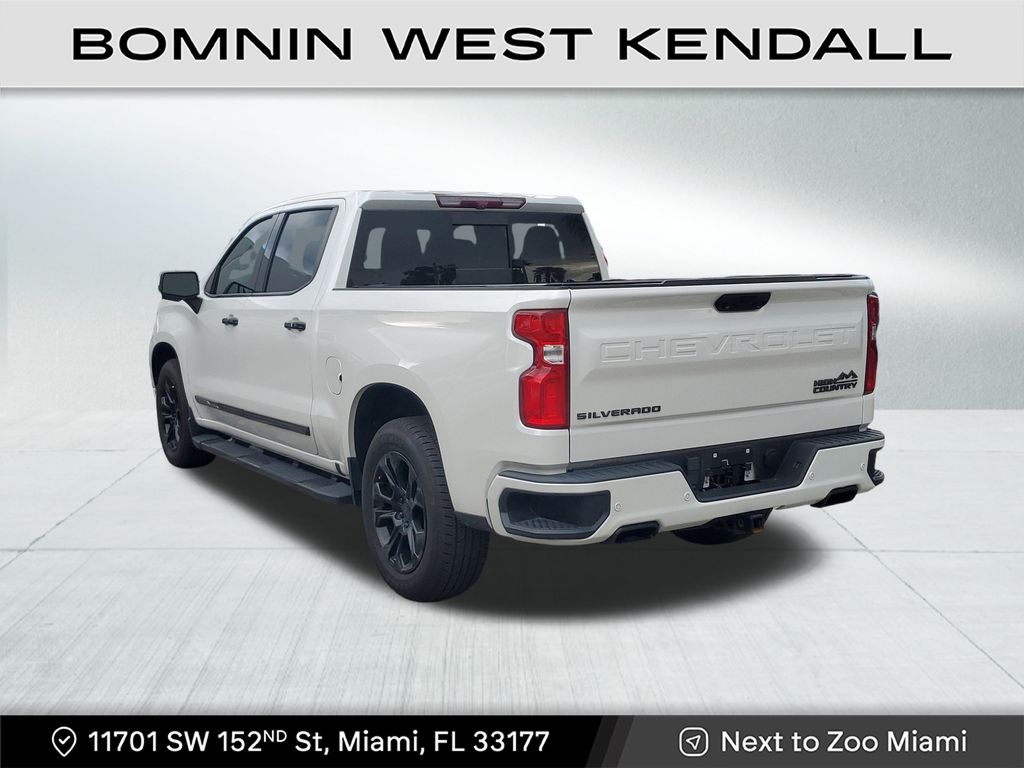 2022 Chevrolet Silverado 1500 High Country photo 3