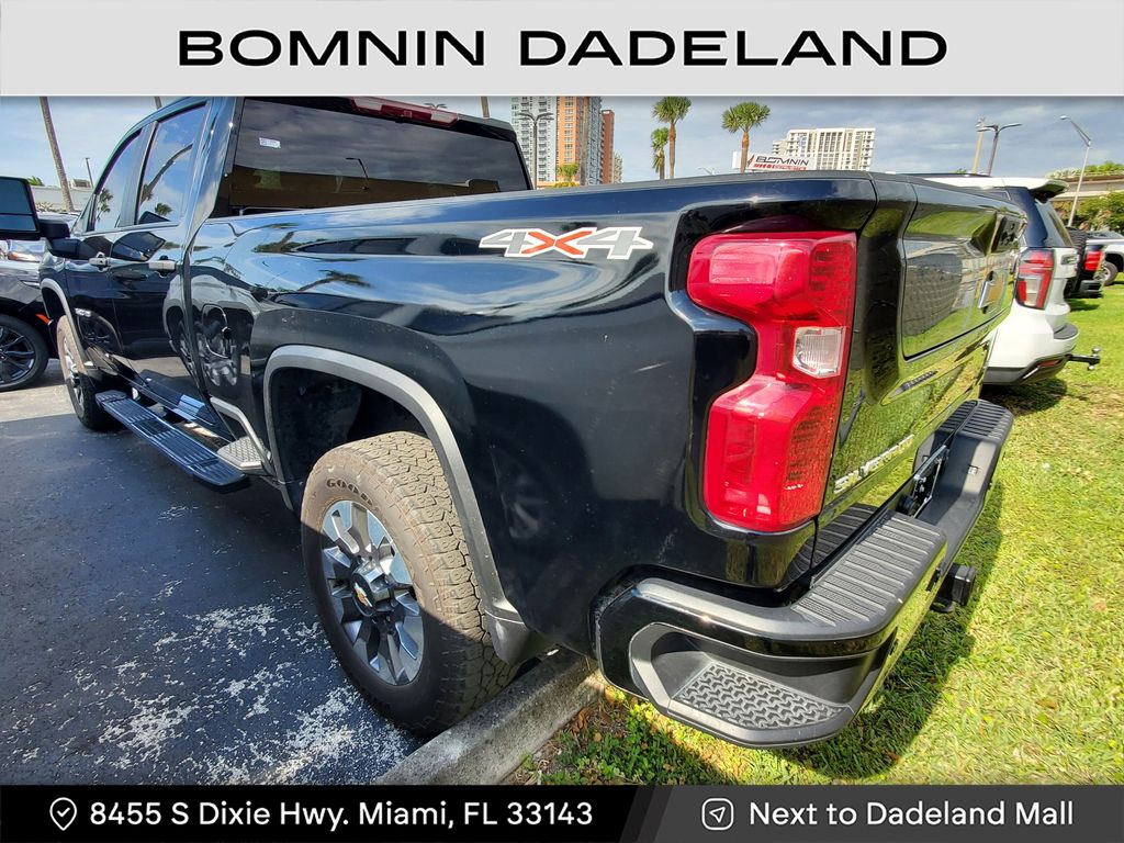 2024 Chevrolet Silverado 2500HD Custom photo 3