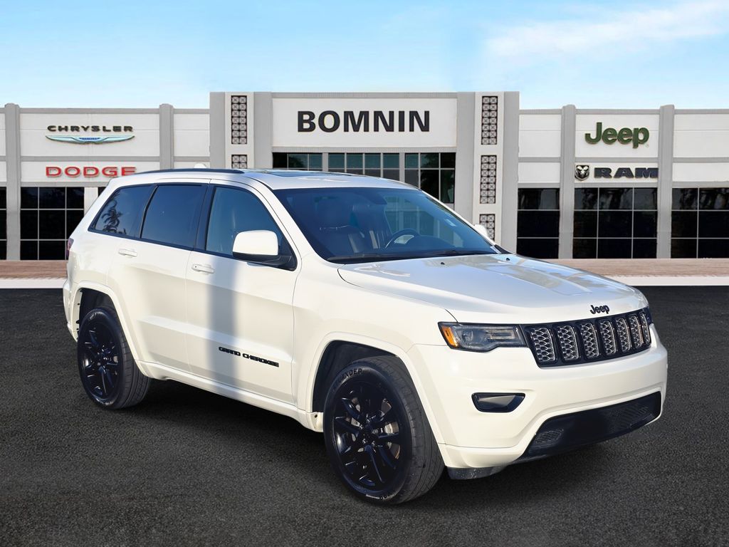 2021 Jeep Grand Cherokee Laredo X photo 2