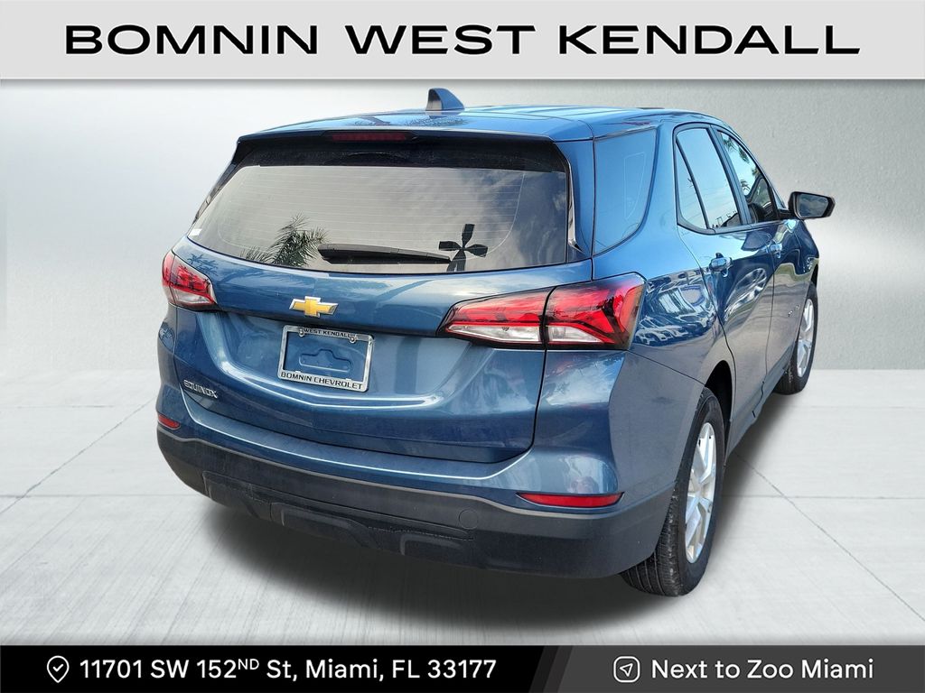 2024 Chevrolet Equinox LS photo 4