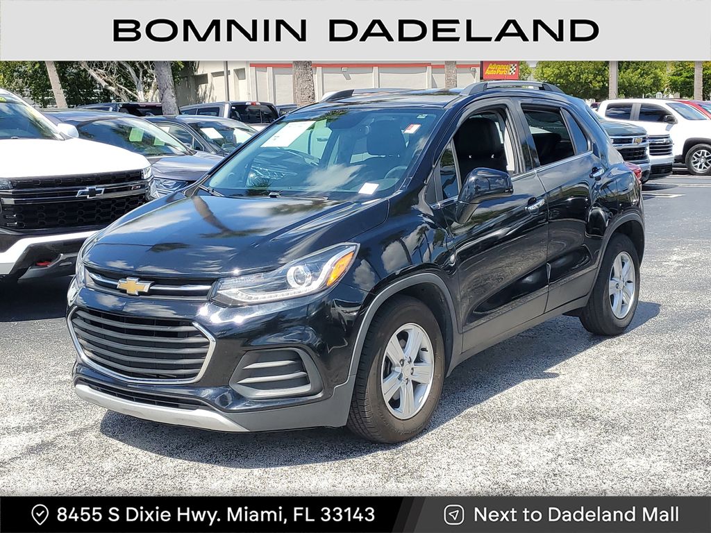 2020 Chevrolet Trax LT photo 2