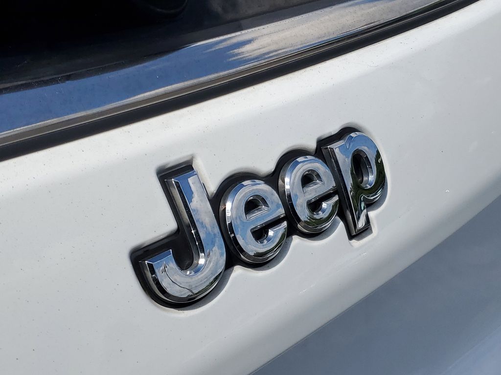 Image 6 of 2022 Jeep Compass Latitude SUV
