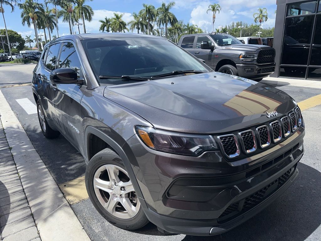 2023 Jeep Compass Sport photo 2