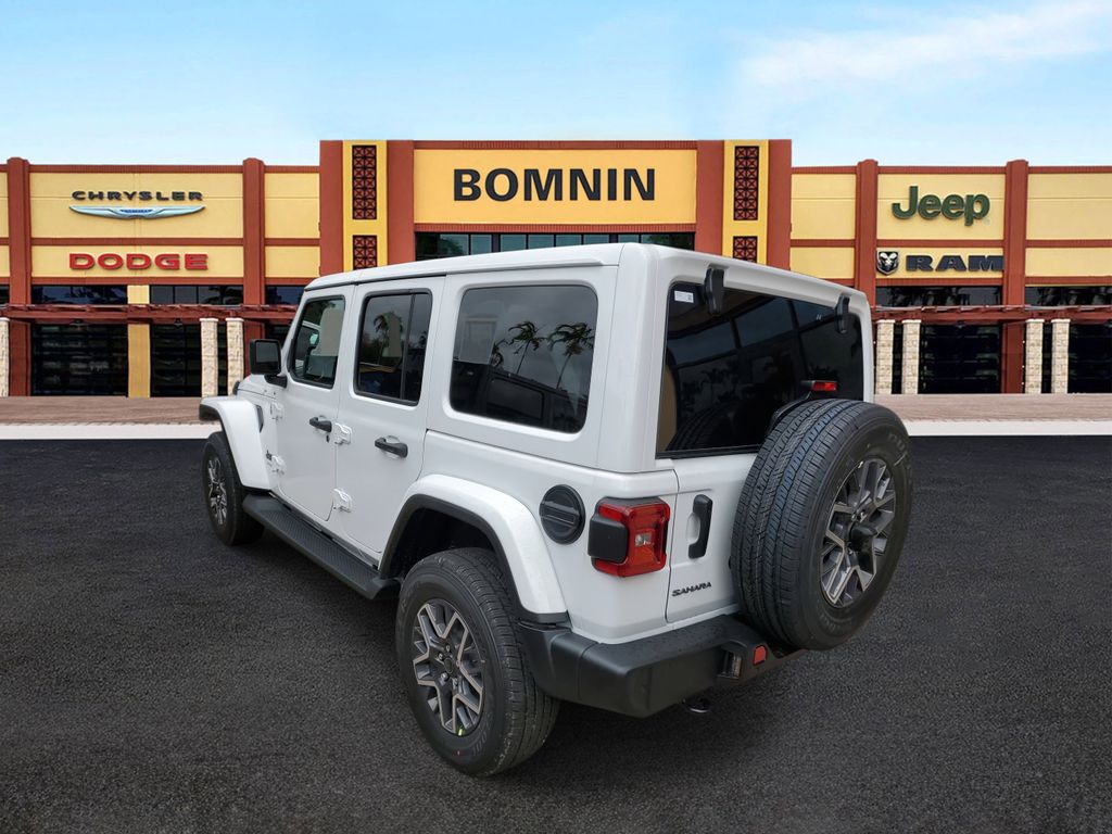 2025 Jeep Wrangler Sahara photo 4