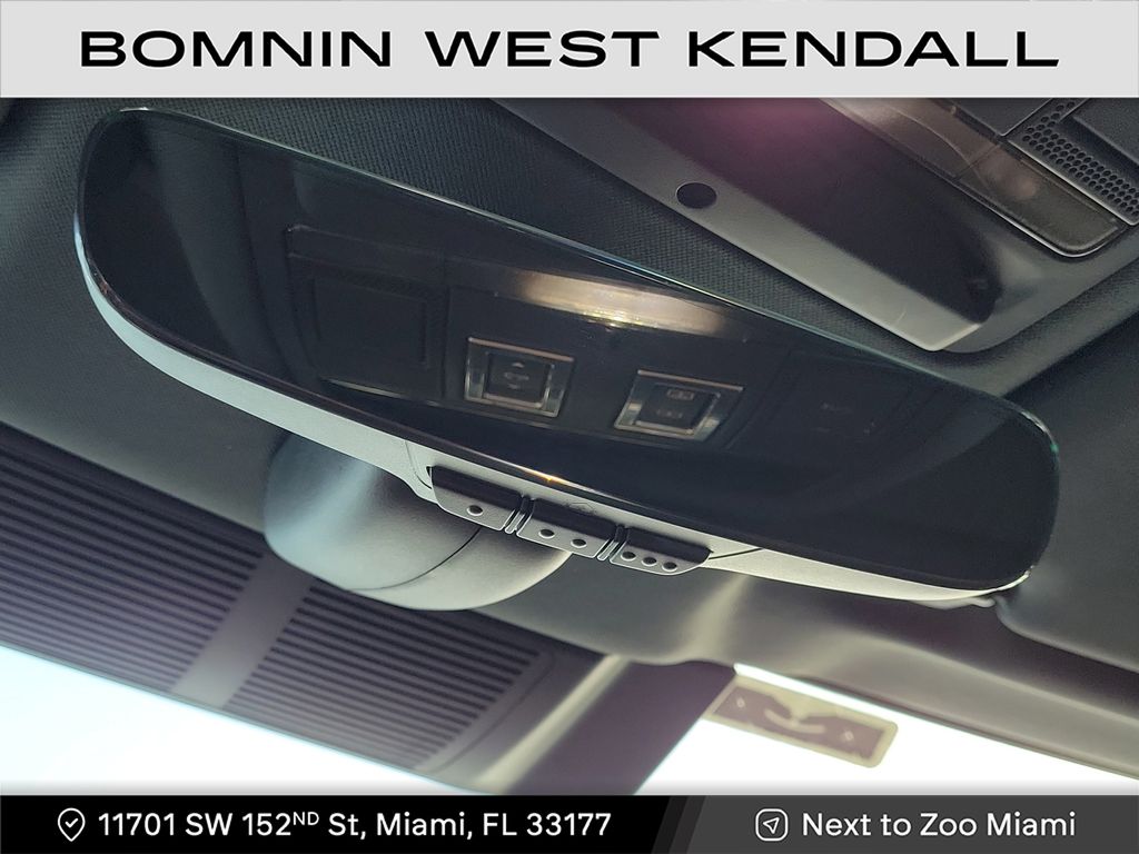 2023 Land Rover Defender X-Dynamic SE photo 14