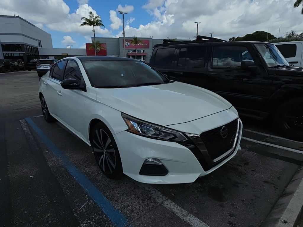 2019 Nissan Altima 2.5 SR photo 3
