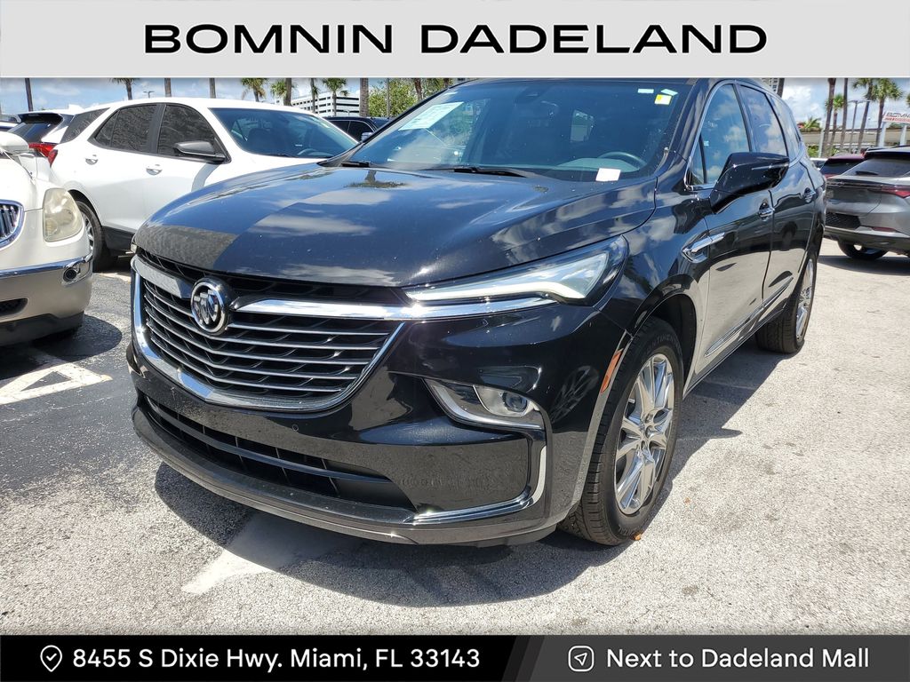 2023 Buick Enclave Essence photo 2