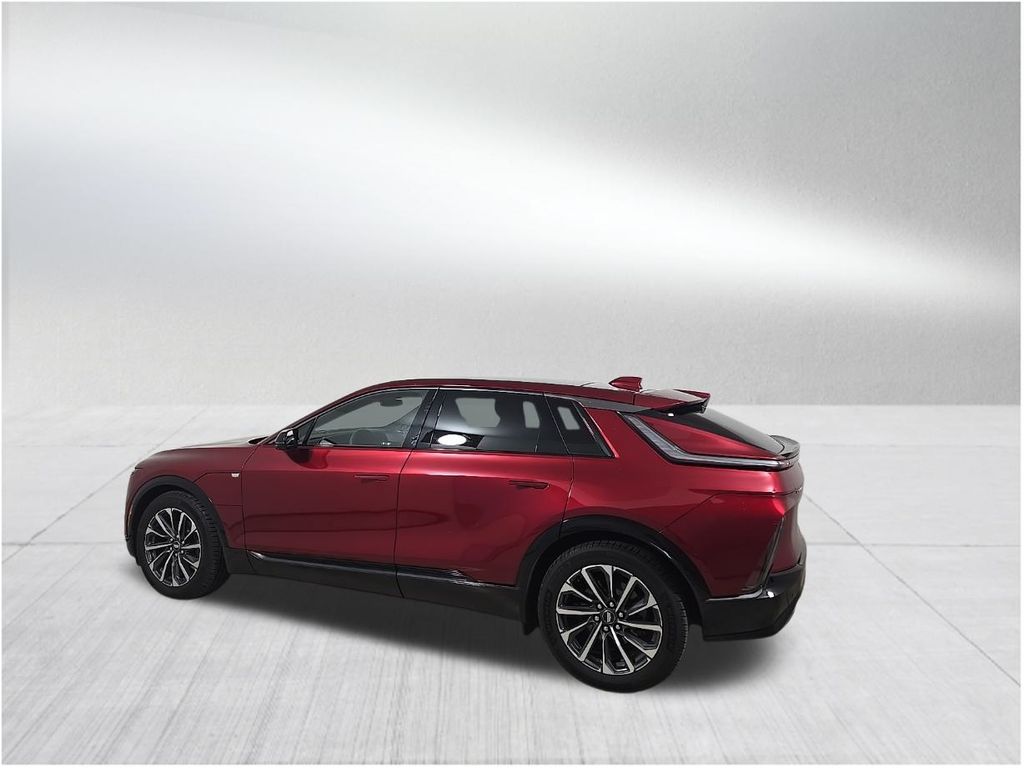 2024 Cadillac Lyriq Sport photo 4
