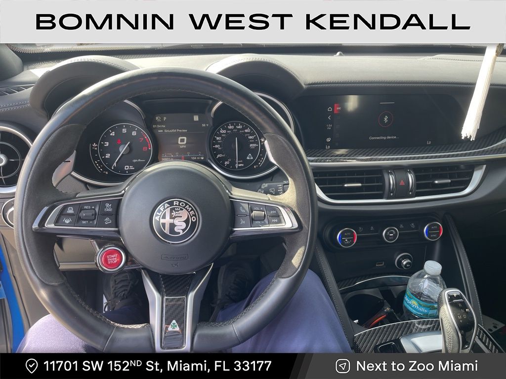 2023 Alfa Romeo Stelvio Quadrifoglio photo 4