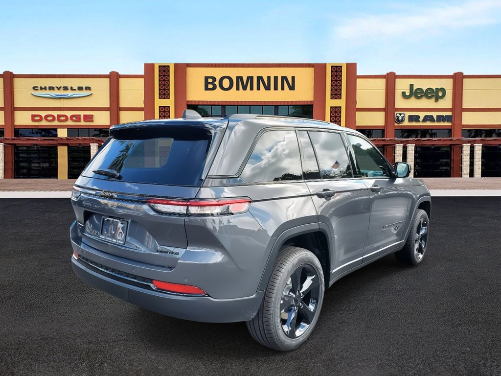 2025 Jeep Grand Cherokee Limited photo 2
