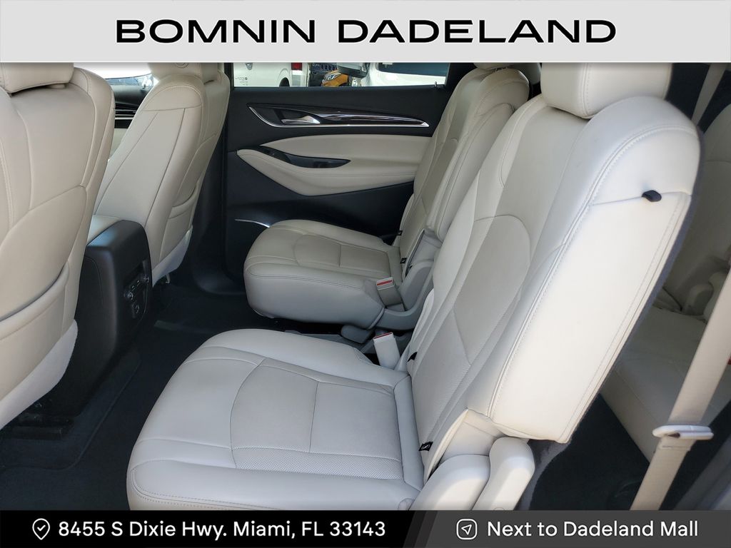 2023 Buick Enclave Essence photo 10