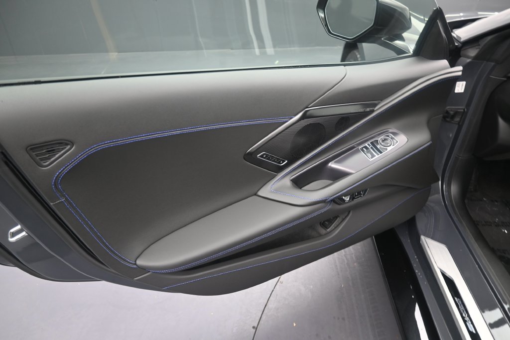2027 Chevrolet Corvette 2LT - Photo 12