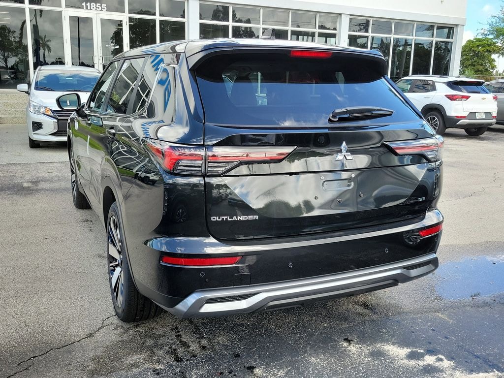 New 2025 Mitsubishi Outlander SE SUV