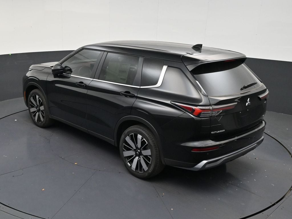 2026 Mitsubishi Outlander SE - Photo 13