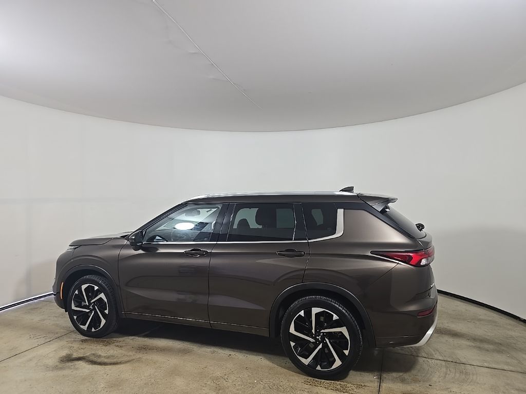 2022 Mitsubishi Outlander SEL photo 4