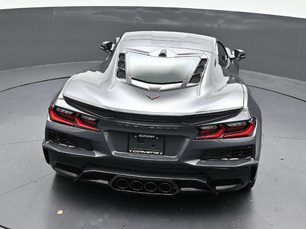 2027 Chevrolet Corvette 2LT - Photo 17