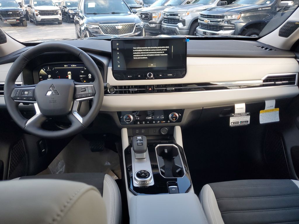 2026 Mitsubishi Outlander SE - Photo 13