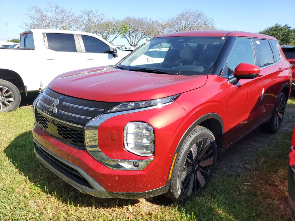 2025 Mitsubishi Outlander SE photo 4