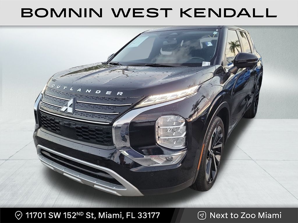 2024 Mitsubishi Outlander SE photo 3