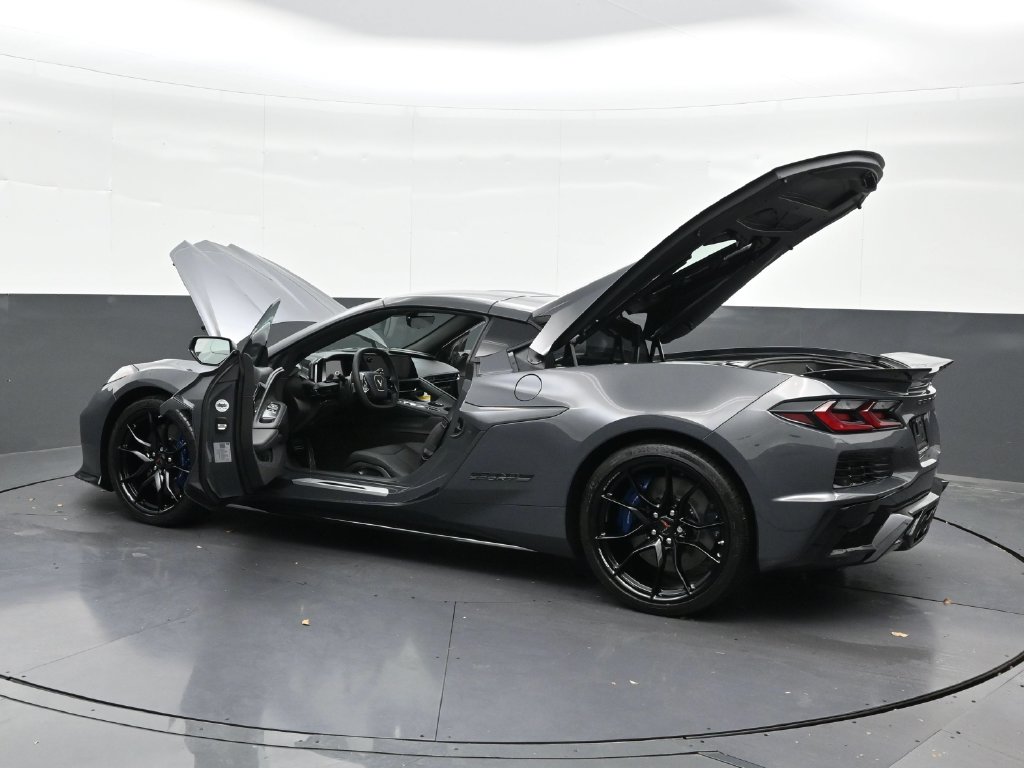 2027 Chevrolet Corvette 2LT - Photo 32