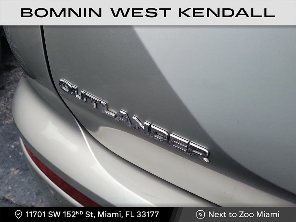 Used 2024 Mitsubishi Outlander ES SUV